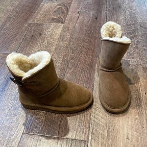 Bearpaw toddler girl’s fuzzy boots